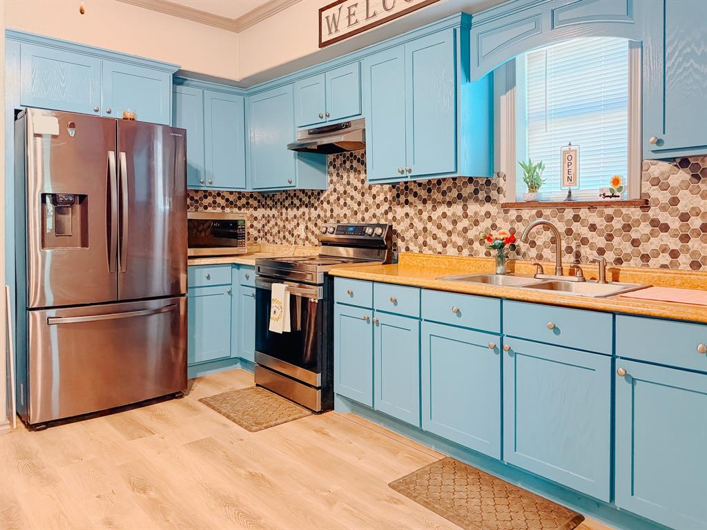 Corsicana - Commercial Sale