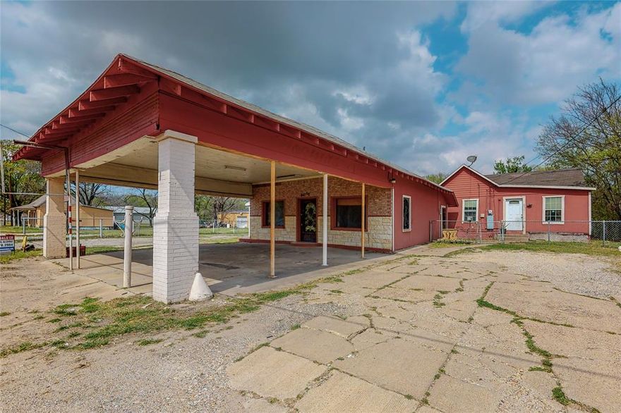 Previous laundromat and fully remodeled interior and exterior and converted into a hair salon with updated HVAC, flooring, plumping and electrical throughout in 2013 and 2014 roof replaced 2023! Building includes a kitchen as well as office space and a bathroom with a stand up shower. Purchase of the building comes with a 2 bedroom 1 bath, 1120sf home jut steps away that would be perfect for the business owner or used as a rental investment home. A lot of parking space on front, rear and both sides of the building with a gate installed. House is currently occupied. This property has a lot of opportunity and is ready for its new business owners! Property is zoned Industrial 1, No survey available, buyer will have to purchase new. See residential listing details MLS 21221807