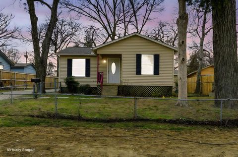 Photo of 1514 Baxley Street, Carrollton, TX 75006 (MLS # 21159406)