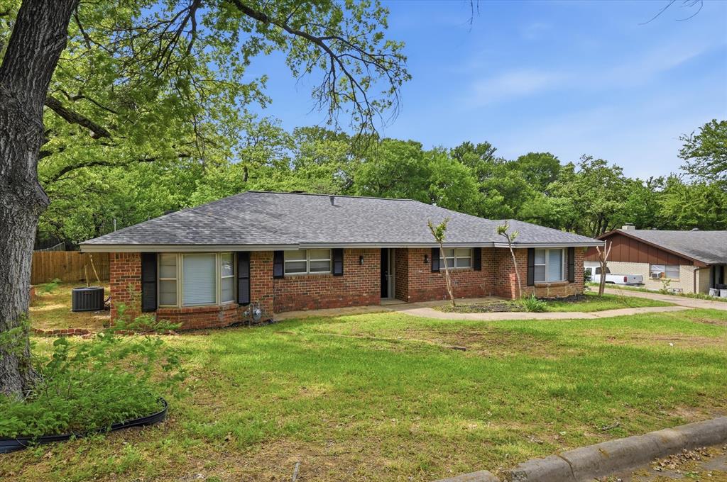 1200 Woodridge Circle