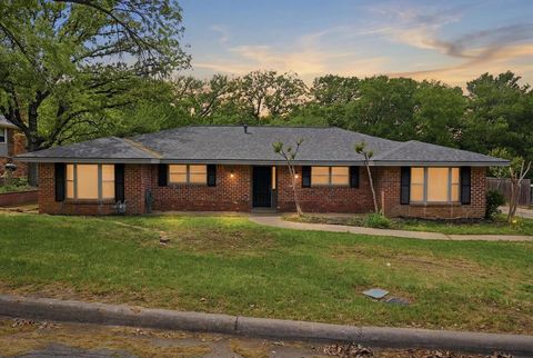 1200 Woodridge Circle Euless TX 76040