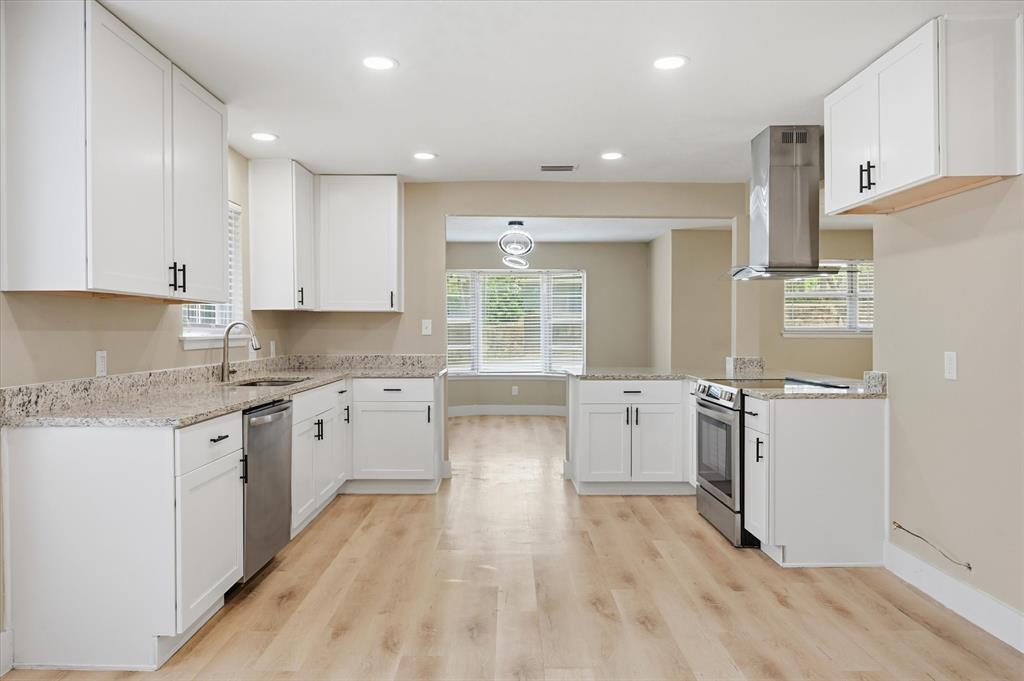 1200 Woodridge Circle