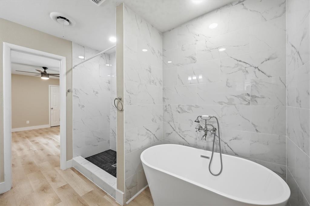 1200 Woodridge Circle