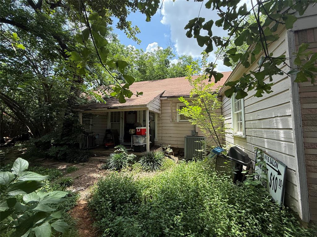 608 W 8th Street