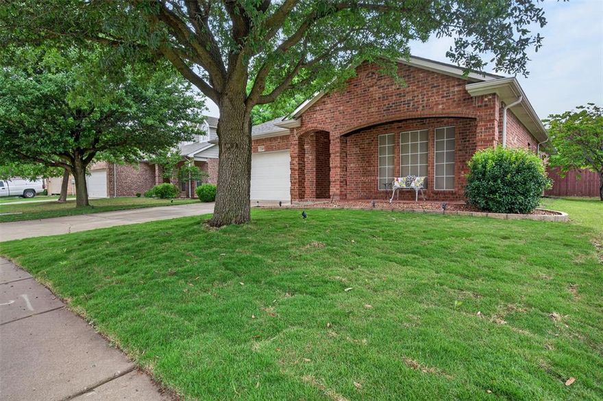 Welcome to 1240 Sweetwater Dr in Burleson. This well-maintained home features mature landscaping, great curb appeal, and an inviting open-concept layout built for everyday living and entertaining. The spacious living area is anchored by a cozy wood-burning fireplace, while the large kitchen offers plenty of counter space and storage for hosting or daily use. Step outside to a peaceful yard with established trees, perfect for relaxing or gathering with friends and family.
Conveniently located near Schools, City Parks, Alley Cats Bowling and Entertainment and the shopping and dining along Wilshire Boulevard. Burleson old town is just minutes away. You’ll have quick access to everything Burleson has to offer with an easy commute to Fort Worth.
If you’re looking for comfort, convenience, and a home that feels right the moment you walk in, this one is worth seeing in person.