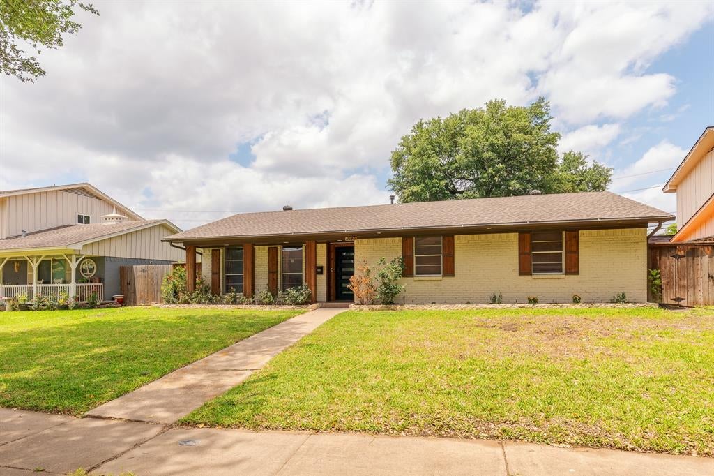 11245 Buchanan Drive