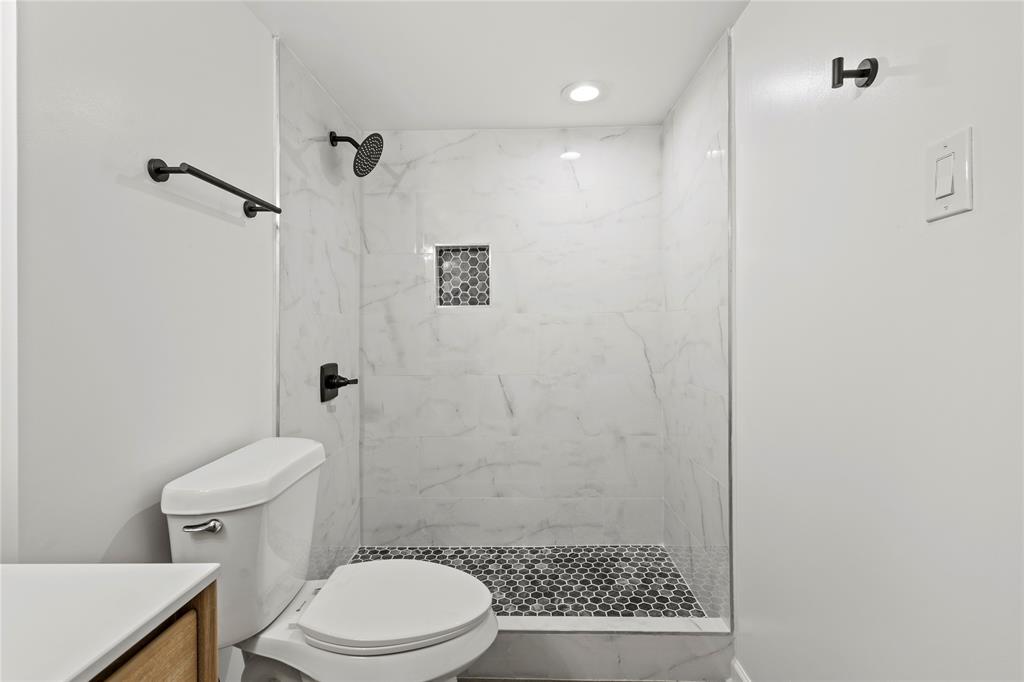 River Oaks Condos - Residential