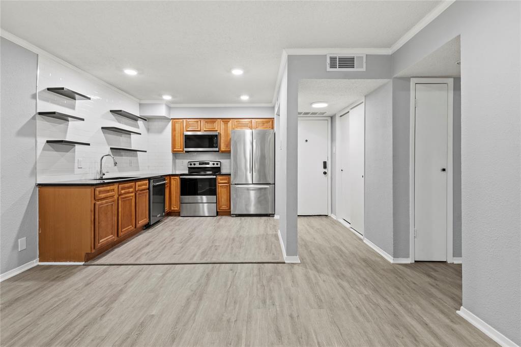 River Oaks Condos - Residential