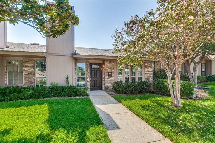 Photo 1 of 17 — 10732 Pagewood Drive 48, Dallas, TX 75230