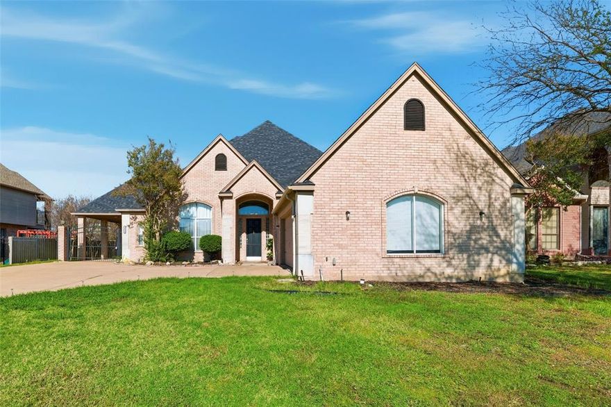 Beautiful Lake Ridge home  4 bedroom home with 2 full bathrooms and 2 half bathrooms .