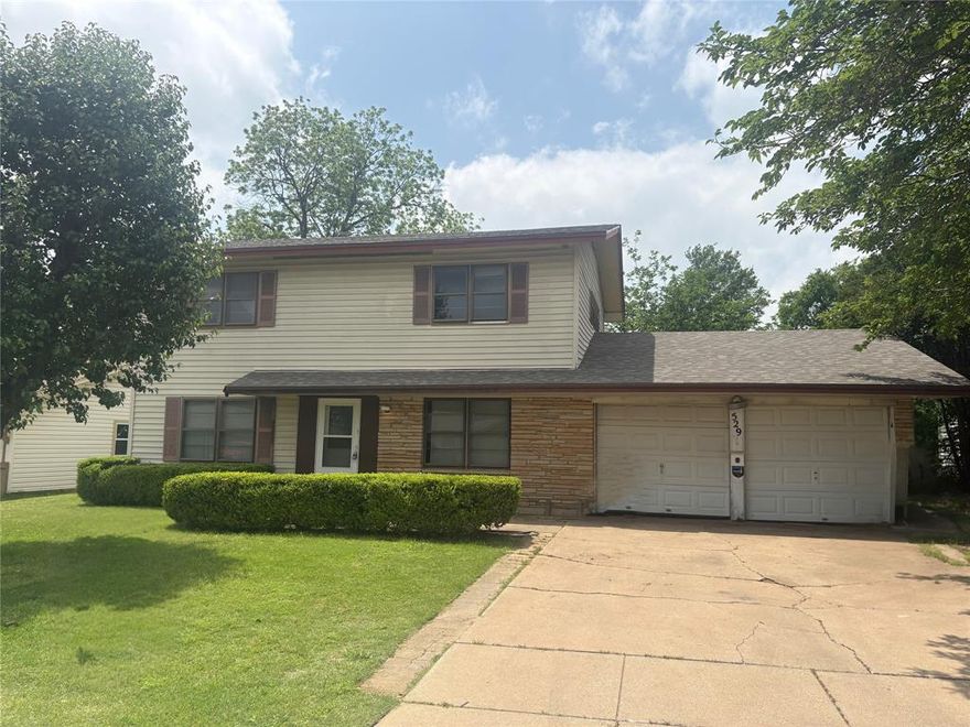 MULTIPLE OFFERS RECEIVED. HIGHEST AND BEST BY THURSDAY APRIL 30TH 5PM. 
Investor special with endless potential! This spacious 3-bedroom home with a bonus room and 3 full bathrooms is ready for new life and vision. Featuring large rooms throughout, generous walk-in closets, and a functional layout, this property offers a solid foundation with “good bones” for your next project.

Situated on a large lot with established grass and landscaping, there’s plenty of room to enhance both the home and outdoor space. The bonus room provides flexibility for added value—ideal for an office, extra bedroom, or additional living area.

Located in a desirable neighborhood within walking distance to the elementary and junior high schools, the location adds strong appeal for future resale or rental opportunities.

This home will require TLC and updates, making it perfect for investors or buyers looking for a cash deal. Bring your vision and transform this property into something truly special!
