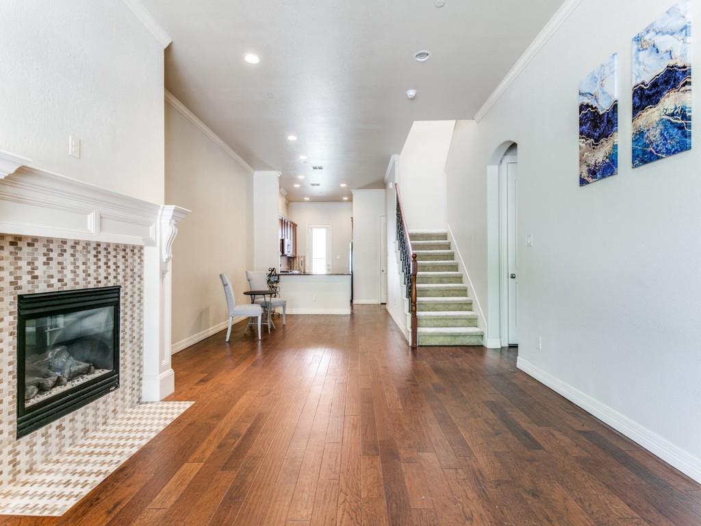 820 Lake Vista Place