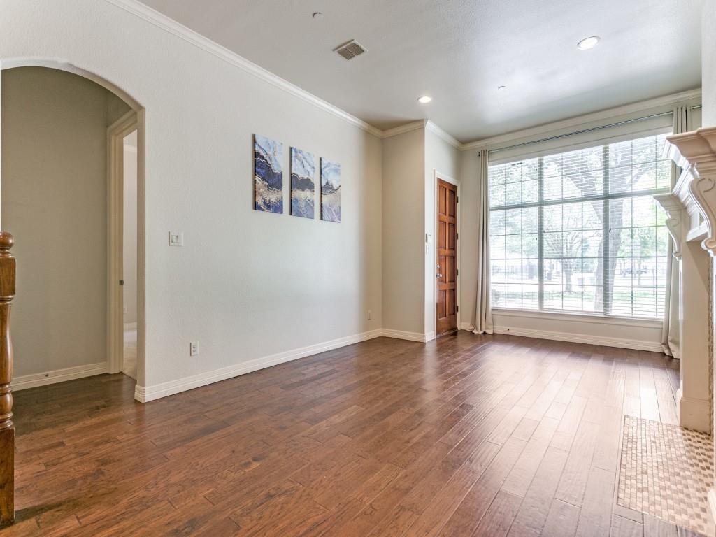 820 Lake Vista Place