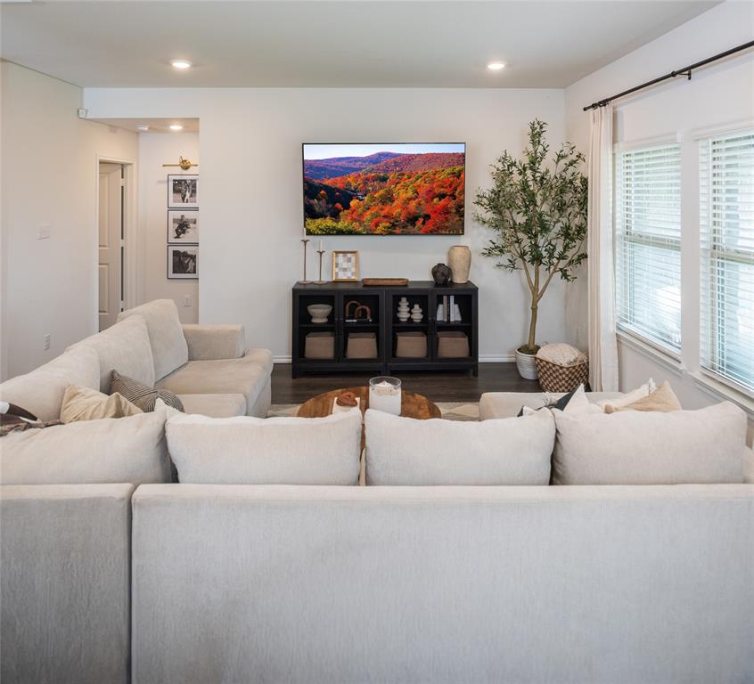 Magnolia Ph 6 - Residential