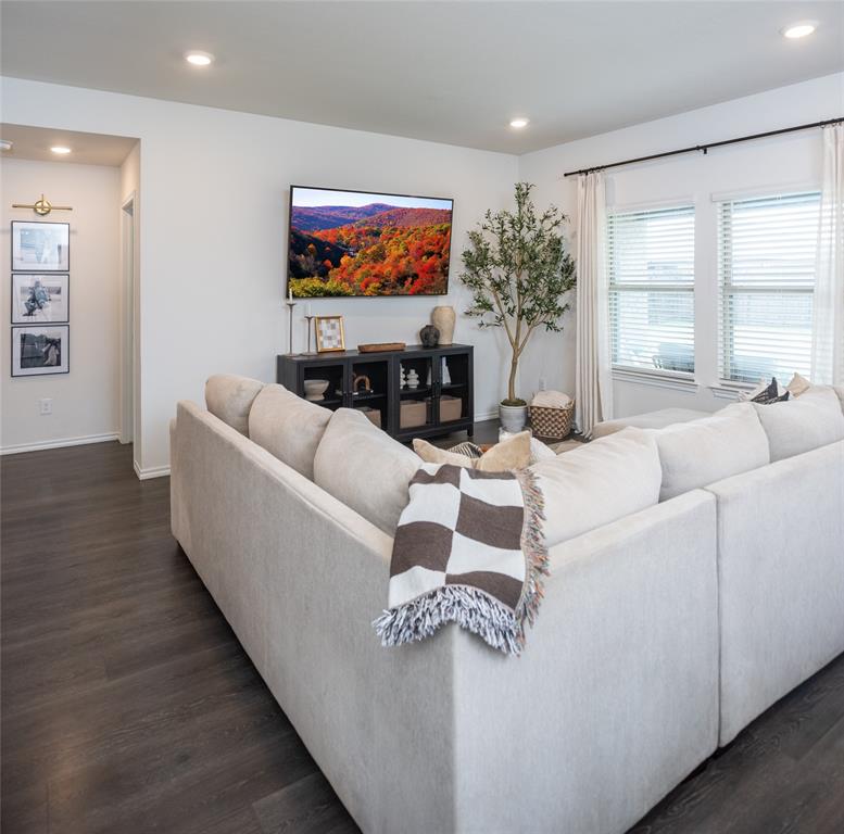 Magnolia Ph 6 - Residential