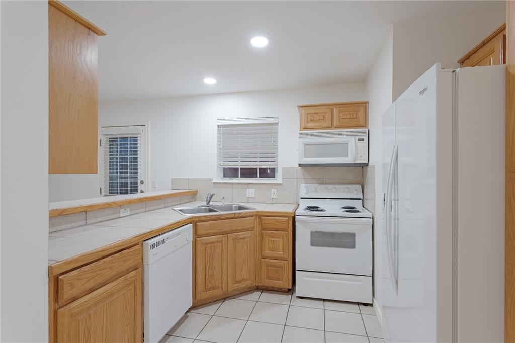COLLEGE PARK ADDN - Residential Lease