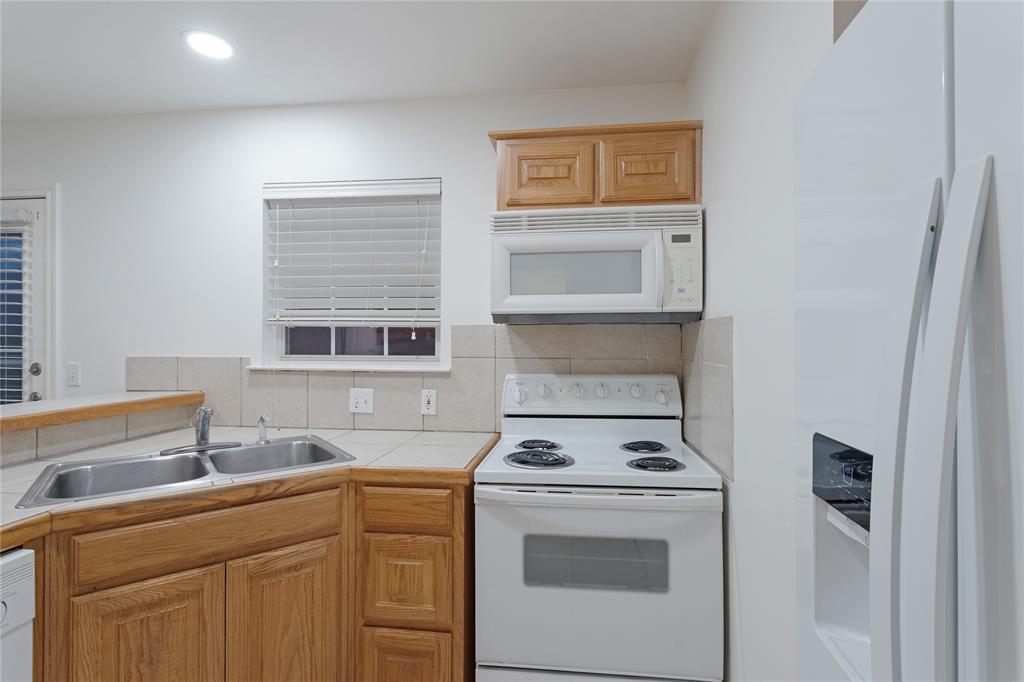 COLLEGE PARK ADDN - Residential Lease