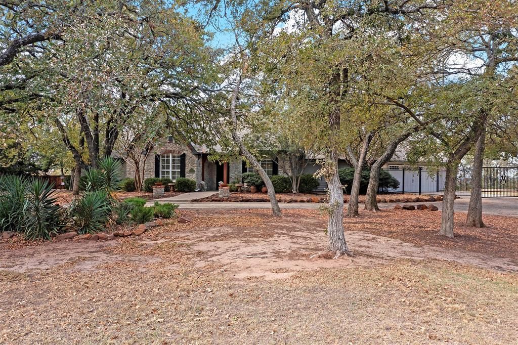 Photo of 15 Oak Bluff Drive, Cross Roads, TX 76227 (MLS # 21193863)