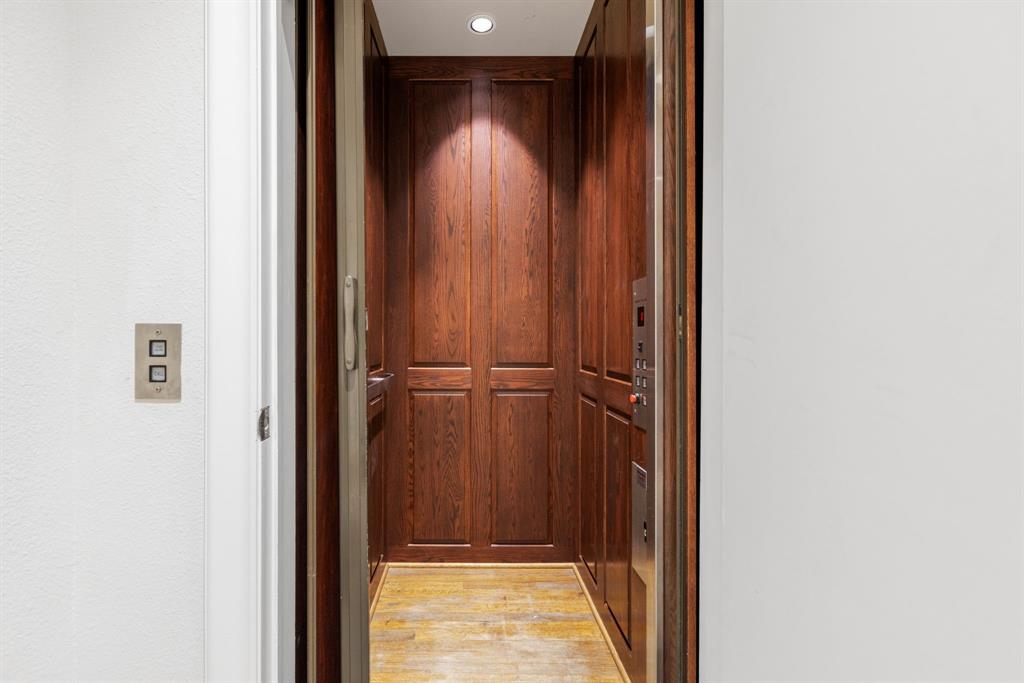 Lexington State Thomas - Residential