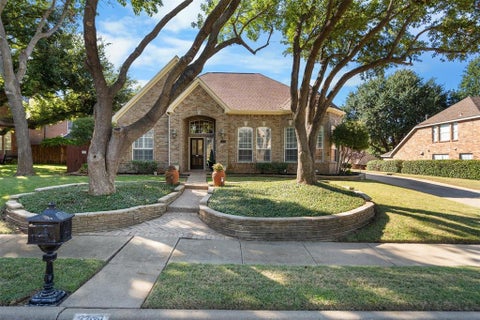 Photo of 2709 Lake Ville Lane, Flower Mound, TX 75022 (MLS # 21406707)