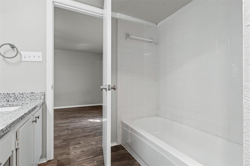 Arlington, Texas 76001, United States, 2 Bedrooms Bedrooms, ,2 BathroomsBathrooms,Residential,Active,201167