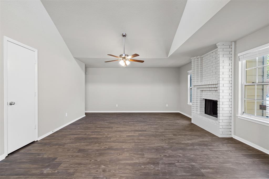 Arlington, Texas 76001, United States, 2 Bedrooms Bedrooms, ,2 BathroomsBathrooms,Residential,Active,201167