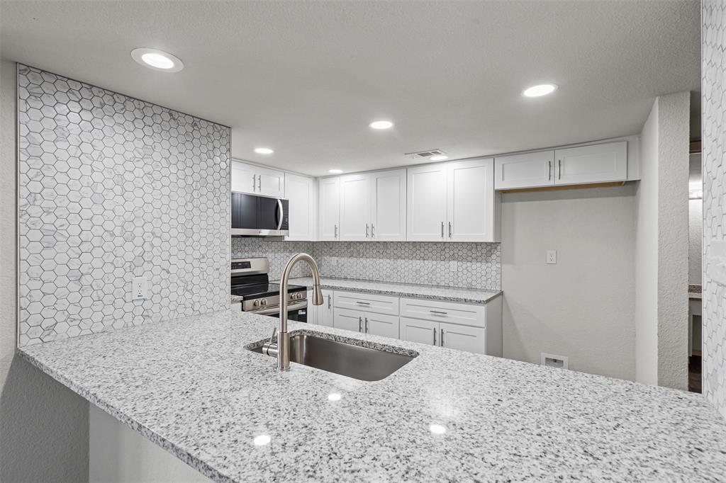 Arlington, Texas 76001, United States, 2 Bedrooms Bedrooms, ,2 BathroomsBathrooms,Residential,Active,201167