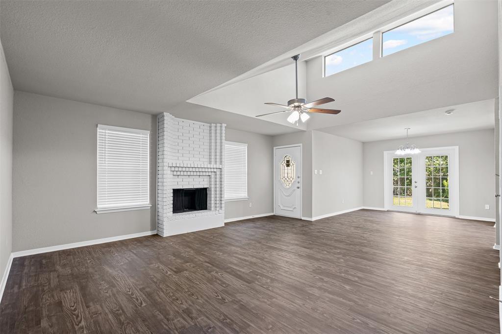 Arlington, Texas 76001, United States, 2 Bedrooms Bedrooms, ,2 BathroomsBathrooms,Residential,Active,201167