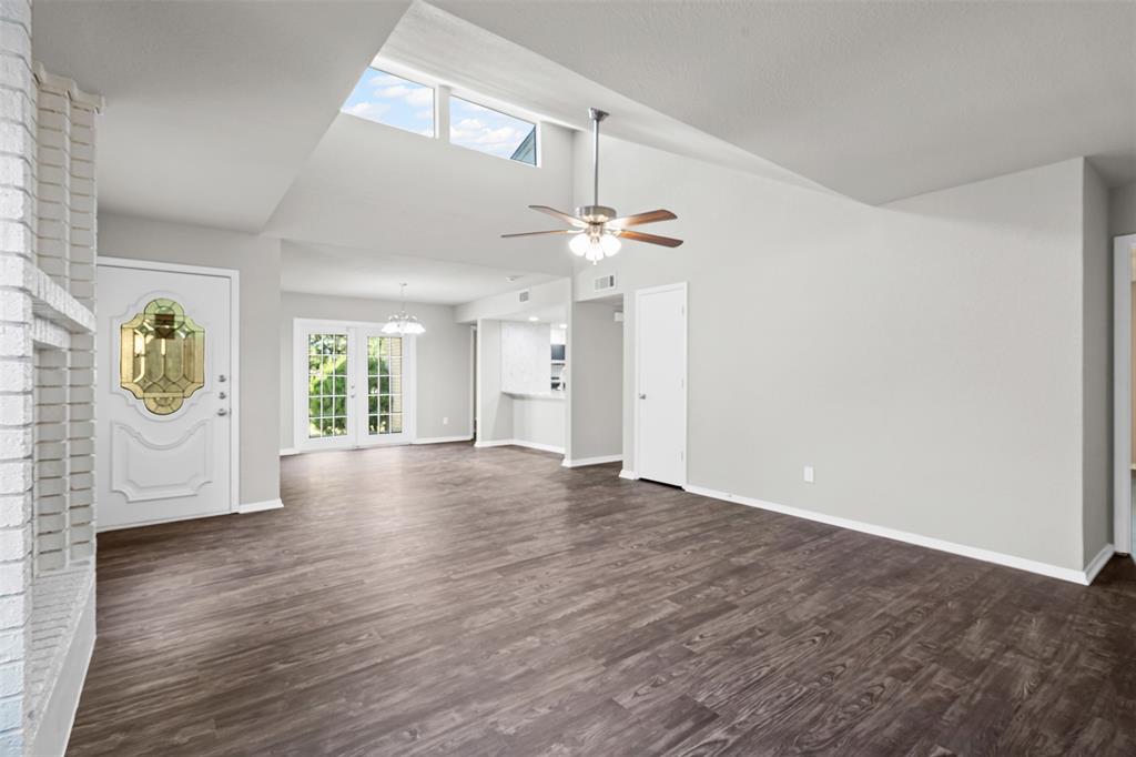 Arlington, Texas 76001, United States, 2 Bedrooms Bedrooms, ,2 BathroomsBathrooms,Residential,Active,201167