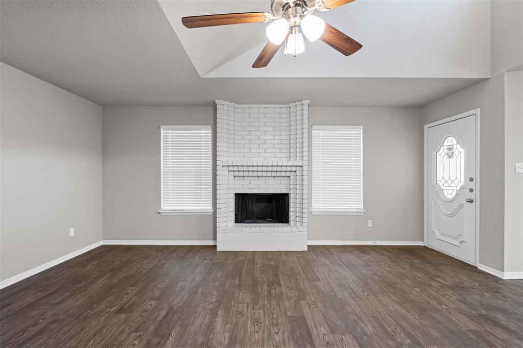 Arlington, Texas 76001, United States, 2 Bedrooms Bedrooms, ,2 BathroomsBathrooms,Residential,Active,201167