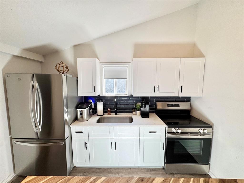 Moss Lake Estate - Residential