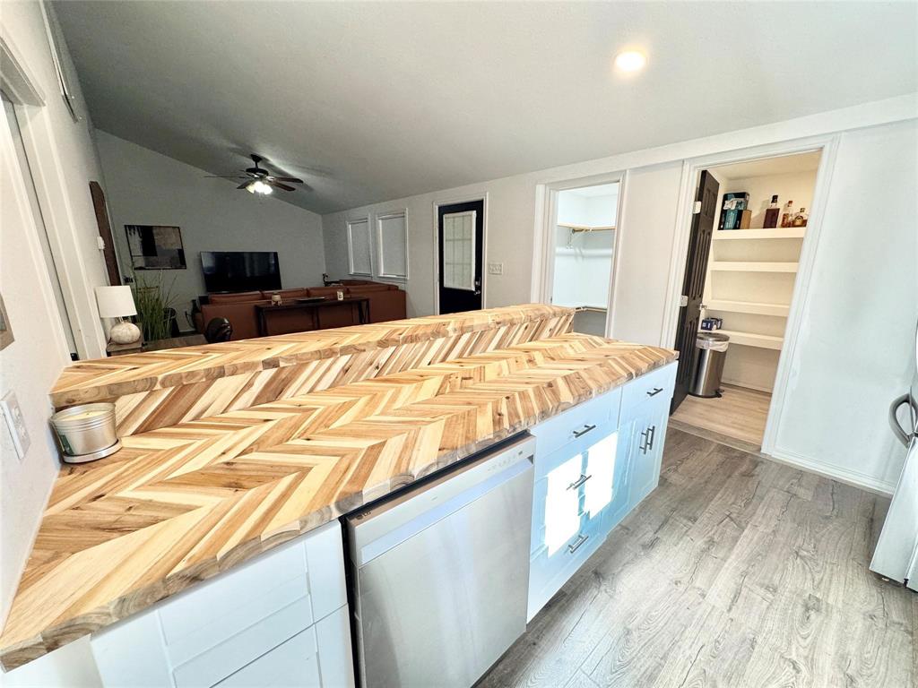 Moss Lake Estate - Residential