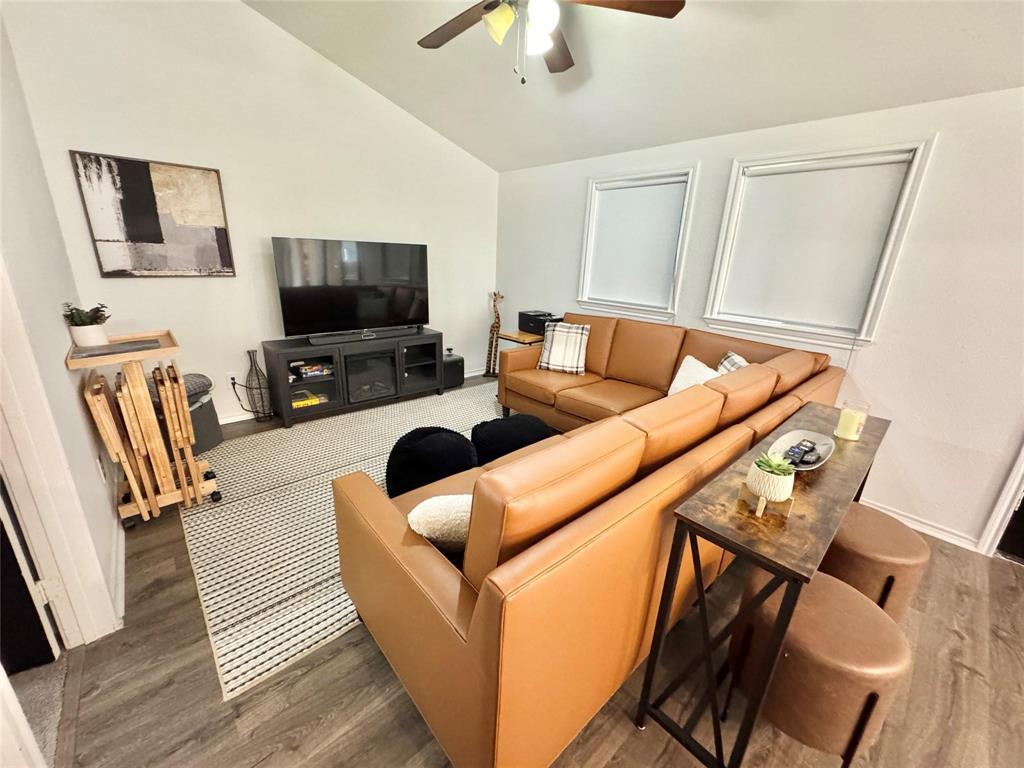 Moss Lake Estate - Residential