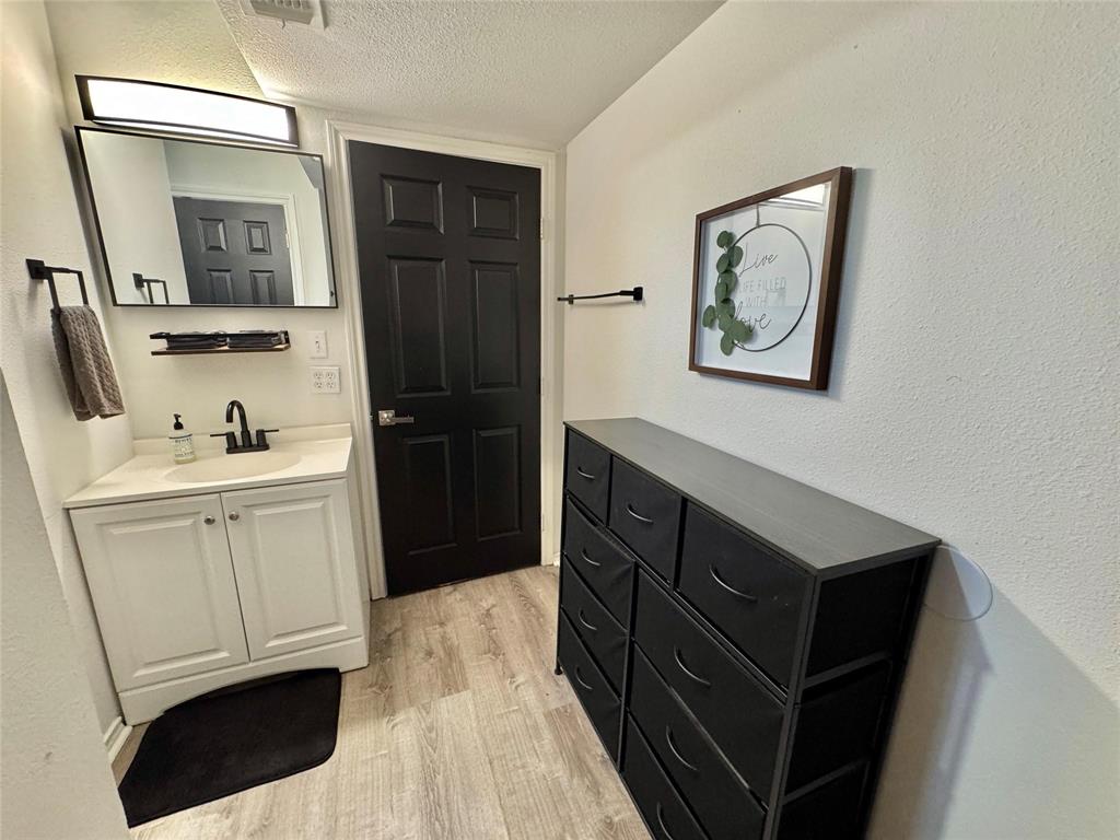 Moss Lake Estate - Residential