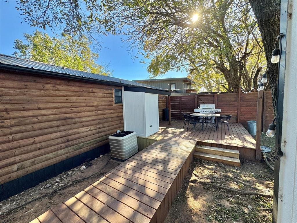 Moss Lake Estate - Residential