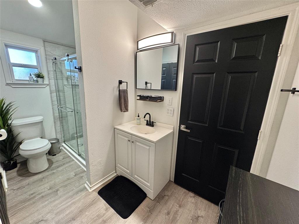 Moss Lake Estate - Residential