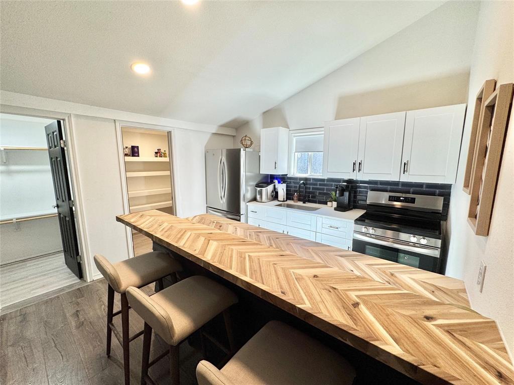 Moss Lake Estate - Residential