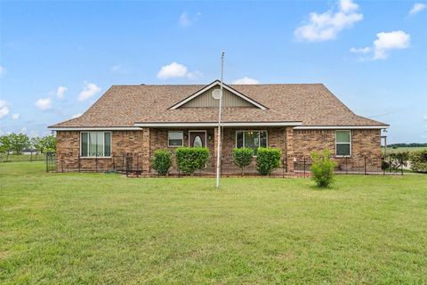 Photo of 216 Monument Trail, Lorena, TX 76655 (MLS # 21247829)