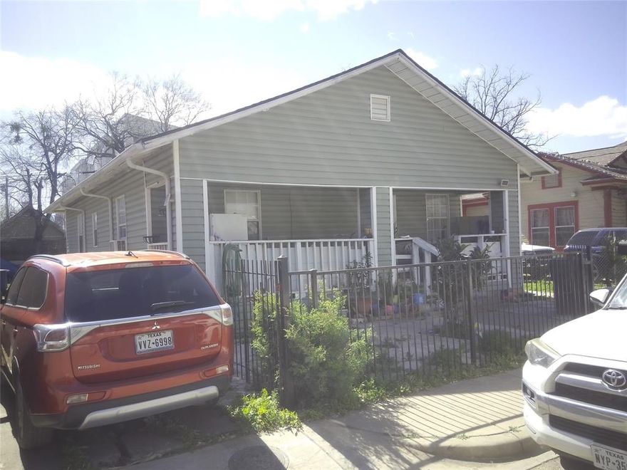 Unique piece of land located near downtown Dallas.  Build your dream home in the heart of the City in a highly sought-after area.  Lot is 50x98.   Join the thriving community of new construction homes and unlock incredible growth opportunities.