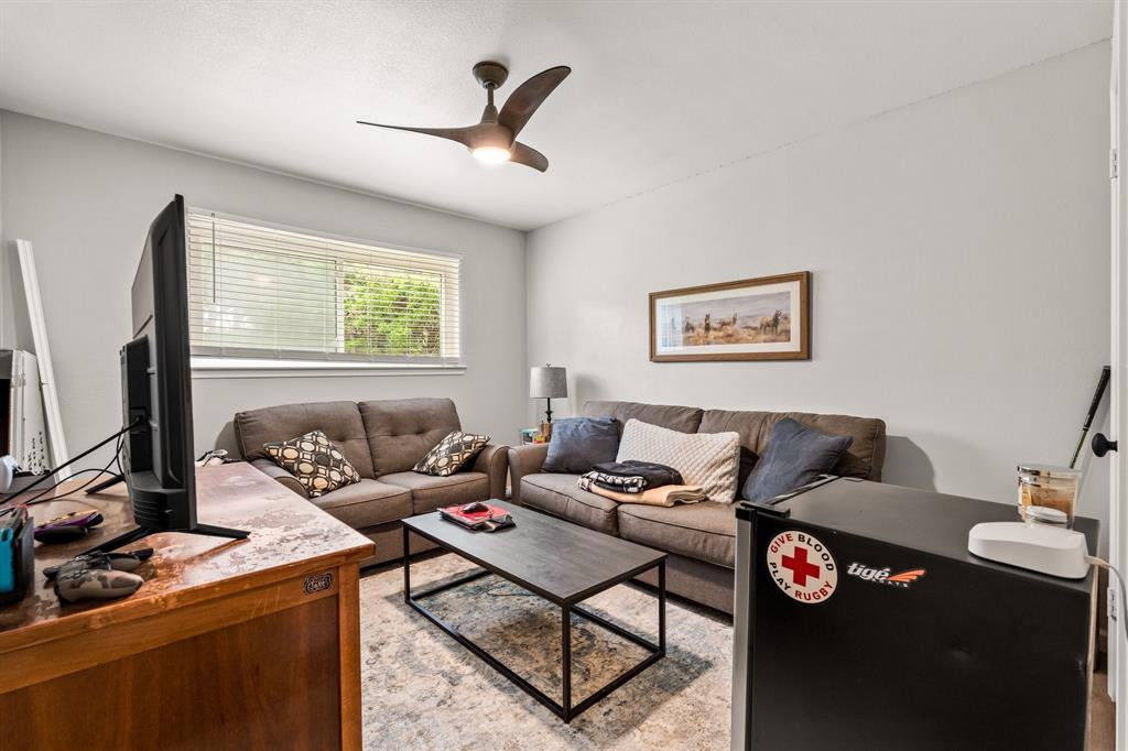 A1084A - J. ROGERS - Residential