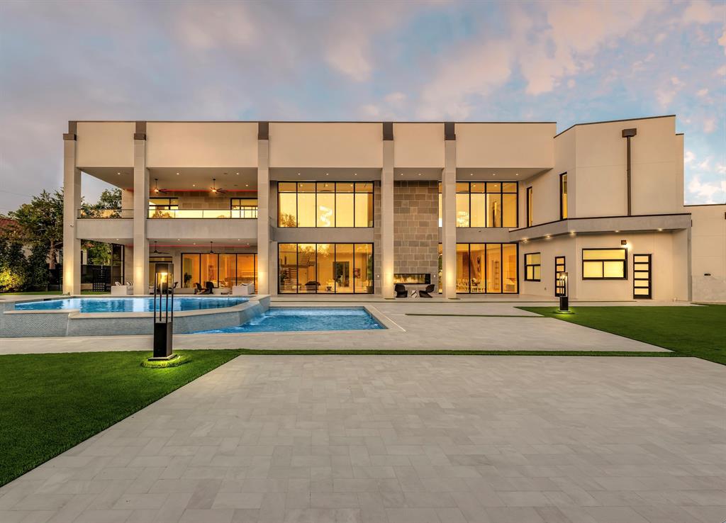 10011 Lennox Lane