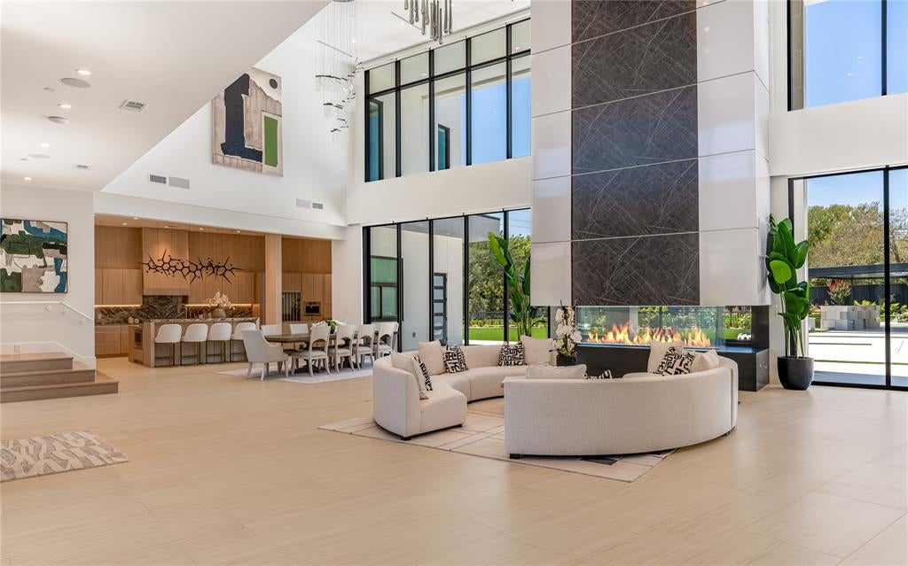 10011 Lennox Lane
