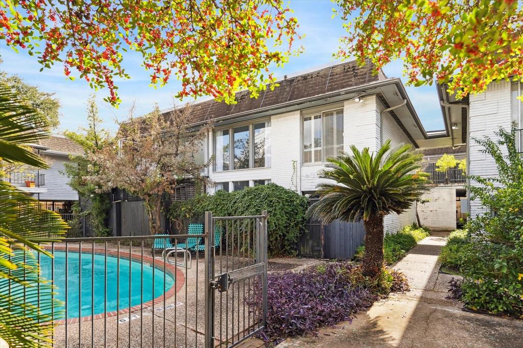 Yorktown TH Condo - Residential