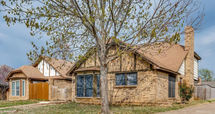 Opportunity knocks in the desirable Candleridge Addition of Southwest Fort Worth! Perfect for first-time home buyers, this spacious two-story half-duplex offers approximately 2,000 square feet of comfortable living and strong long-term potential.
Located just steps from the neighborhood park, this home features a private fenced backyard and a screened-in back porch, perfect for relaxing evenings or entertaining guests. Inside, you’ll find new laminate flooring in the living room and primary bedroom, plus a flexible downstairs room that can easily serve as a formal living space, dining room, or home office.
The primary suite is located downstairs, while the oversized secondary bedrooms upstairs include built-in desks, making them ideal for studying, working from home, or creative hobbies. With its generous layout, great location, and attractive pricing for a quick sale, this property is a fantastic entry point into homeownership or a smart addition to a rental portfolio.
Don’t miss your chance to own in one of Southwest Fort Worth’s established neighborhoods!     +++++ 1% Buyer credit for using preferred lender.  +++++