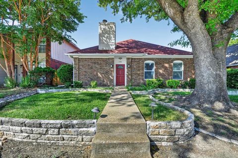 Photo of 2136 Arbor Creek Drive, Carrollton, TX 75010 (MLS # 21326806)