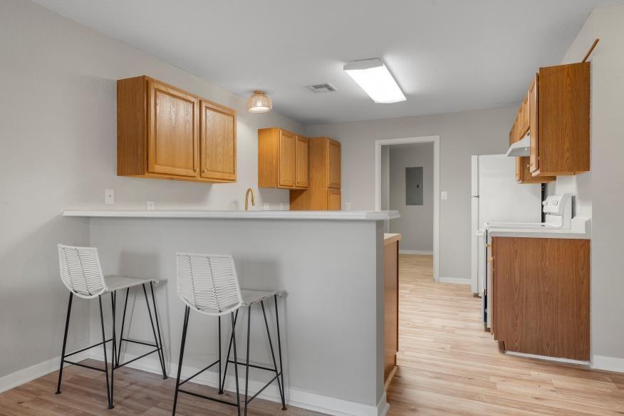 CHAMBERS CRK - Residential