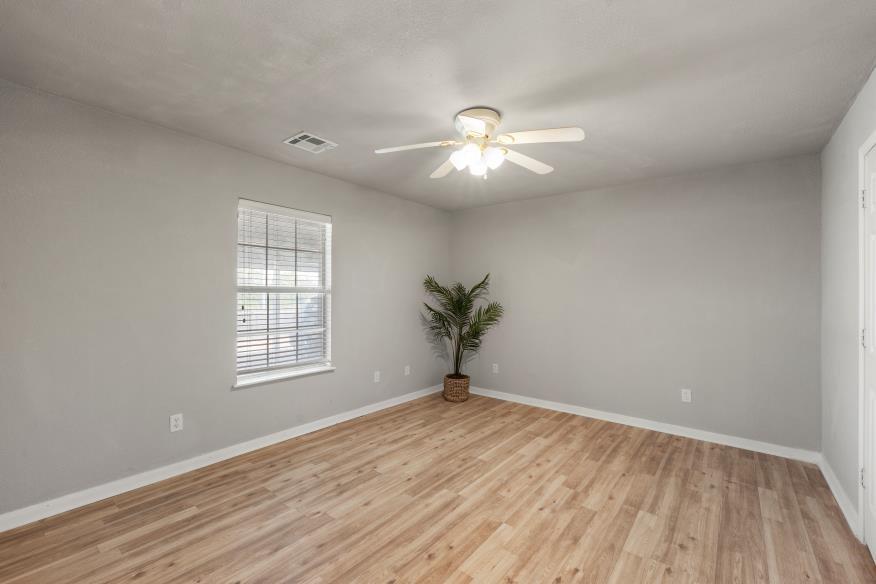 CHAMBERS CRK - Residential