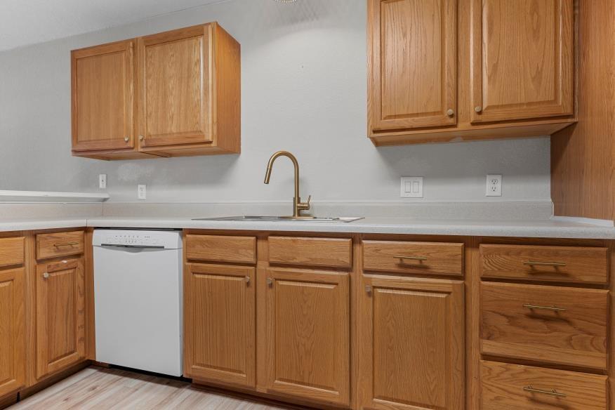 CHAMBERS CRK - Residential