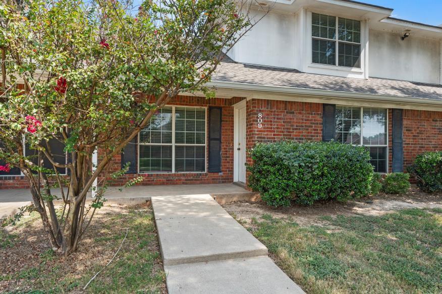 809 CHAMBERS CREEK