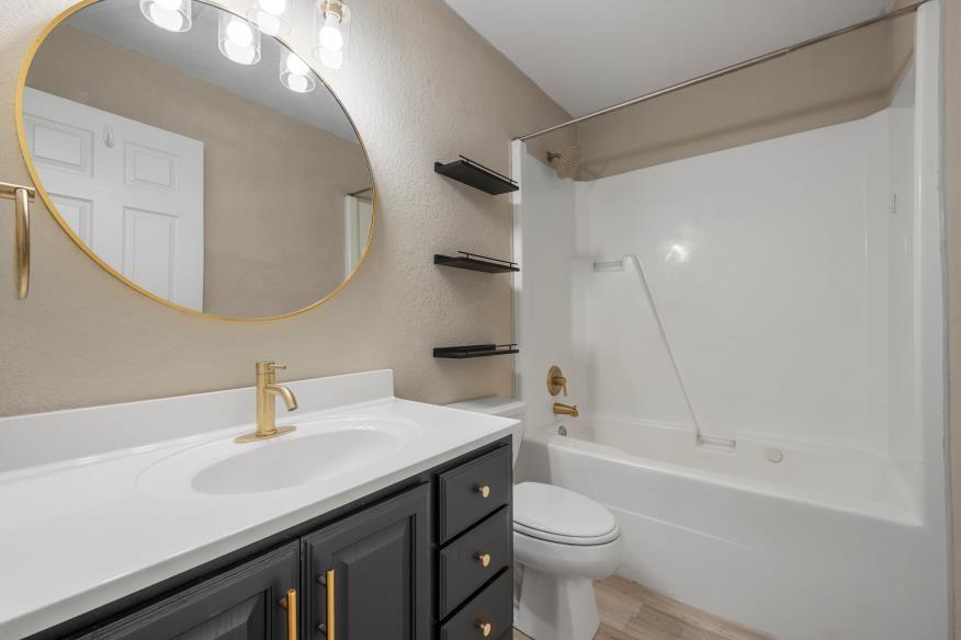 CHAMBERS CRK - Residential